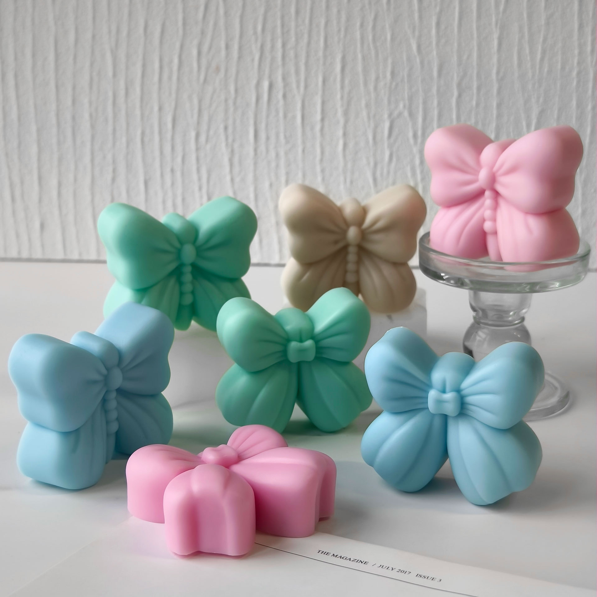 Soap Making Scents - قالب سيليكون على شكل فراشة وربطة